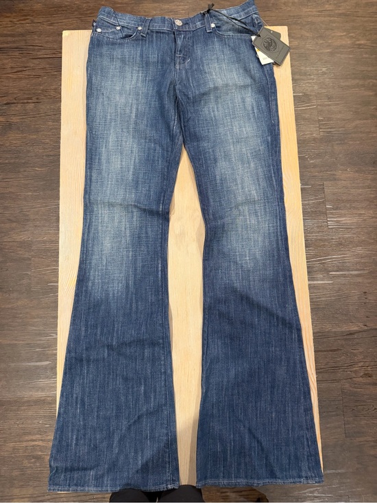 Rock & Republic Denim - Rock & Republic Women's Blue Flare Jeans - Mid Wash